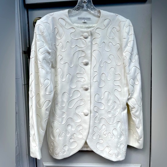 Beautifully Detailed Two-Piece Preston & York Special Occasion Ivory Suit  6 - Picture 2 of 16